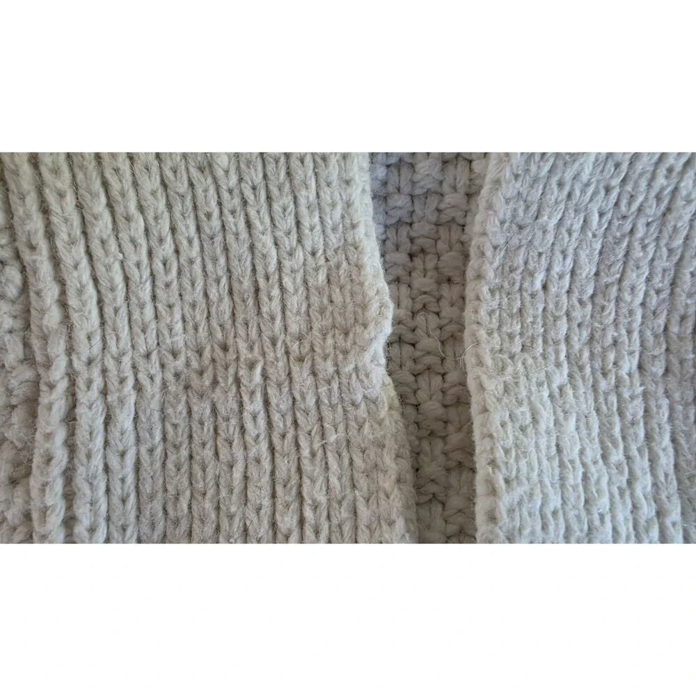 Gap Kids Size XL(12) Knitted White Cardigan